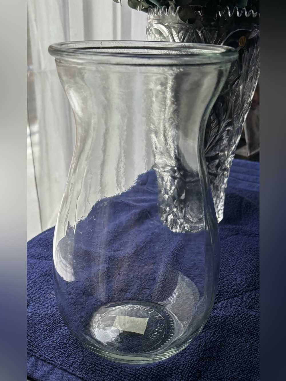 ✨ Napco Imports Clear Glass Rose Vase - Hourglass Shape 9” ✨